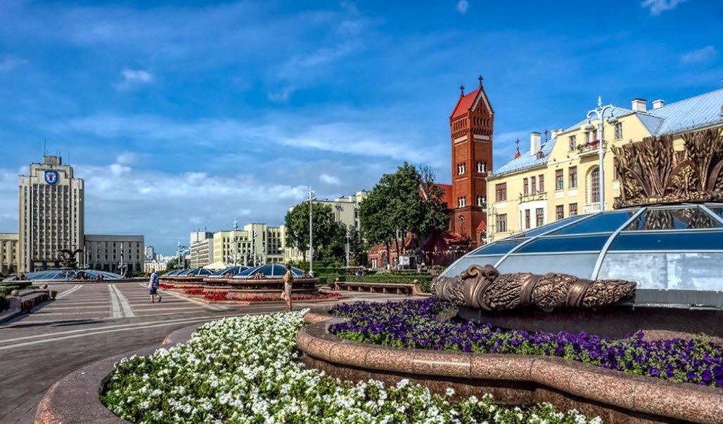 Independence Square &amp; Red Church, Minsk, Belarus